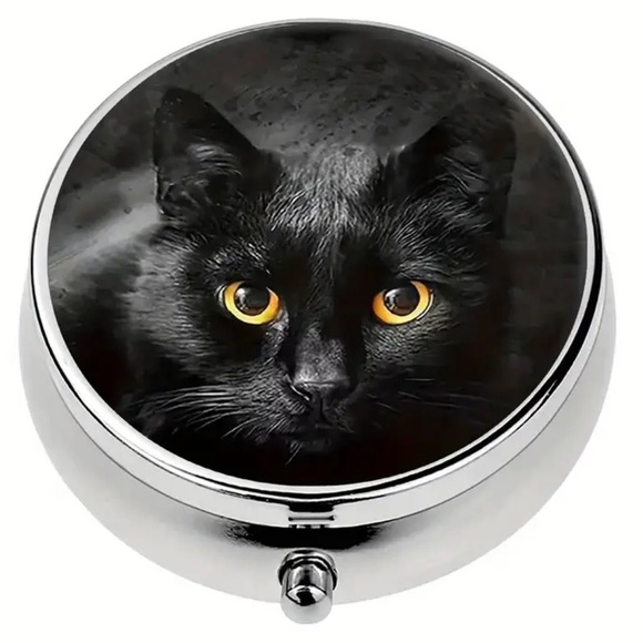 Black Cat on A Black Background Round Pill Box 3 Compartment Pill NIP - Picture 1 of 3